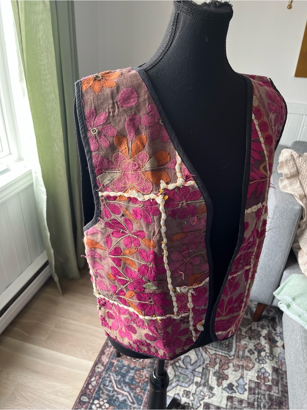 Women’s Vintage Embroidered Floral Patchwork Vest in Magenta & Orange L